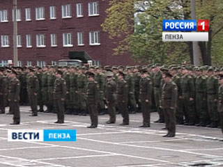 Лучшие курсанты пензенского артучилища в День вооруженных сил России получили звания