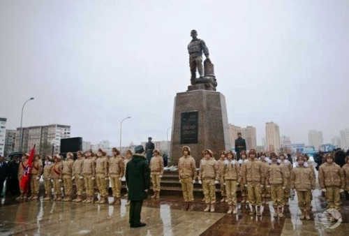 М. Бабич принял участие в церемонии открытия памятника Герою РФ