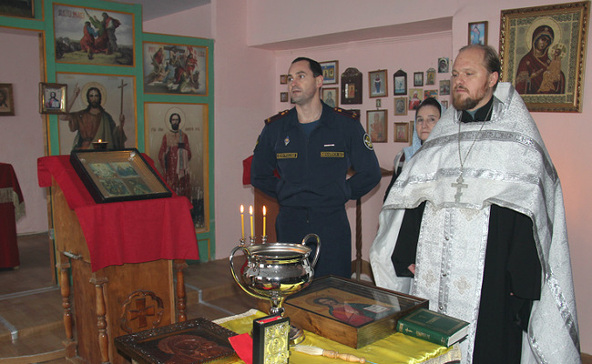 В колонии-поселении №12 в Сосновке после ремонта открыта молельная комната