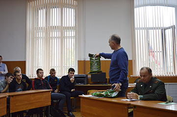 Для кузнецких старшеклассников организовали межшкольный факультатив по основам военной подготовки 