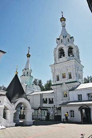 Новодевичий монастырь в Муроме, где хранятся мощи Петра и Февронии.