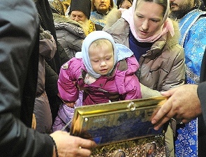 В Москве святыне поклонились более 800 тысяч человек