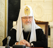 Святейший Патриарх Кирилл: Епископ должен преодолевать те средостения, которые порой возникают между архиереем, духовенством и паствой