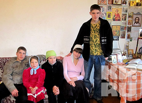 Дети из большой и дружной семьи Курочкиных прошли через таежные испытания