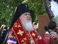  Молебен возле храма-часовни на Советской площади совершил архиепископ Пензенский и Кузнецкий Филарет