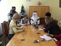 О программе рождественских праздников журналистам на пресс-конференции в областной филармонии рассказал сам Дед Мороз