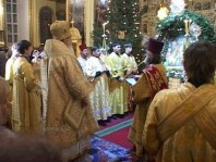 За час до полуночи в церковь прибыл архиепископ Пензенский и Кузнецкий Филарет