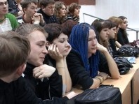 Разговор о вере и духовности, о возвращении современной молодежи в лоно православия продолжился в одной из аудиторий