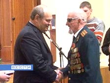 Василий Бочкарёв вручил юбилейные медали ветеранам ВОВ