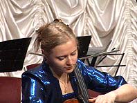 Первой симфоническому оркестру виртуозно солировала Полина Стрельцова. В течение 20 минут она исполняла один из красивейших концертов Йозефа Гайдна