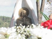 В Кузнецке появился памятник воину-мученику Евгению Родионову