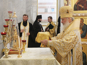 Патриарх освятил в Калининграде храм Петра и Февронии Муромских. 