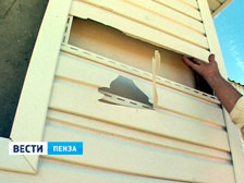В Сердобске в еще недостроенном по программе доме вдовы ветерана уже сыпятся стены