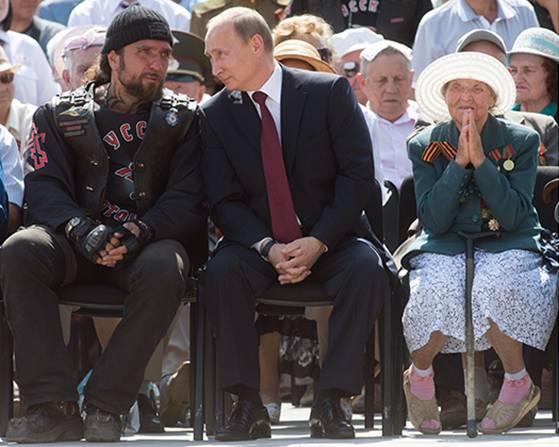 С Владимиром Путиным в Волгограде на церемонии открытия фонтана «Детский хоровод»