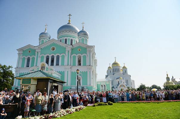 Картинки по запросу Свято-Троицкий Серафимо-Дивеевский женский монастырь.